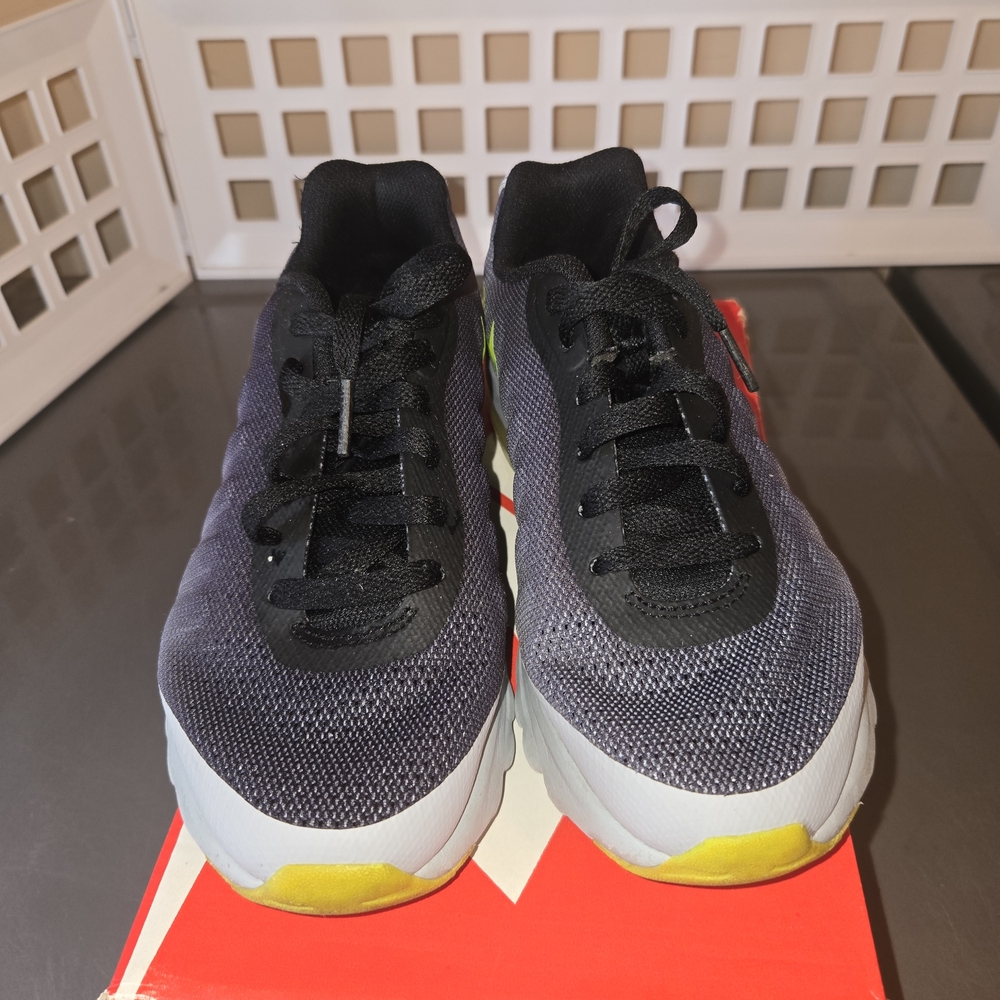 Nike Kids' Black and Lime Green Accent Mesh Sneakers